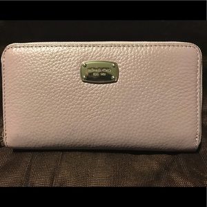 Michael Kors Multifunctional Wallet ❄️